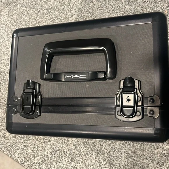 Vintage MAC Cosmetic Pro artist make up case. Limited Edition. Discontin…